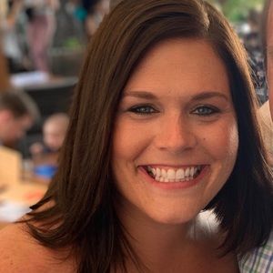 Meet your Posher, Caitlin